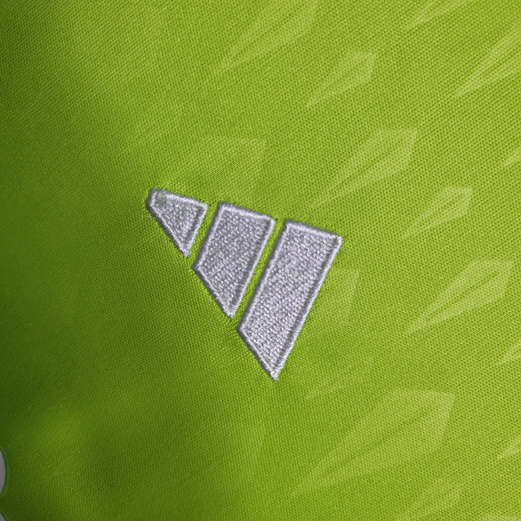 2023-24 Kids Real Madrid Green Goalkeeper  COURTOIS Football jersey