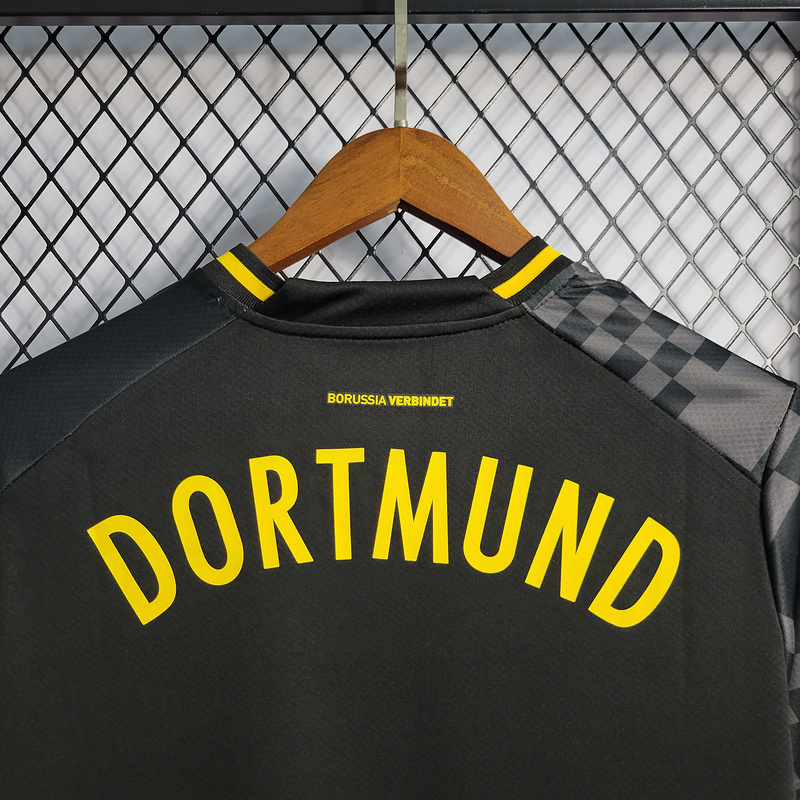 22-23 BVB Dortmund away