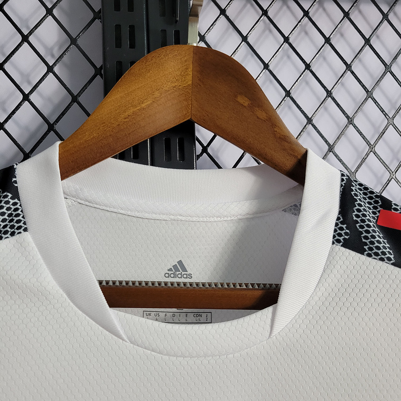 2021-22 Bayern Munich training suit white