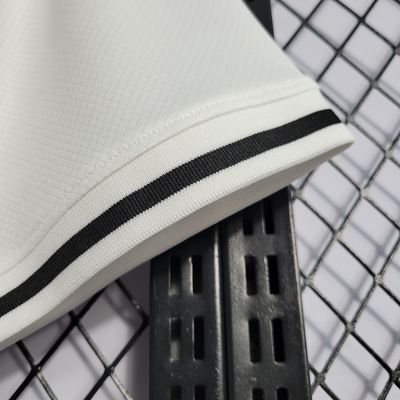 22-23 Frankfurt White