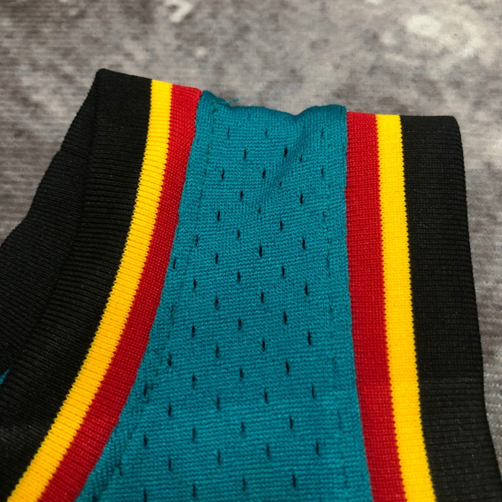 Detroit Pistons MN Retro 98 Season 33 Hill