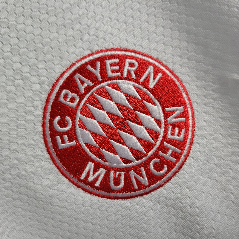 2021-22 Bayern Munich training suit white