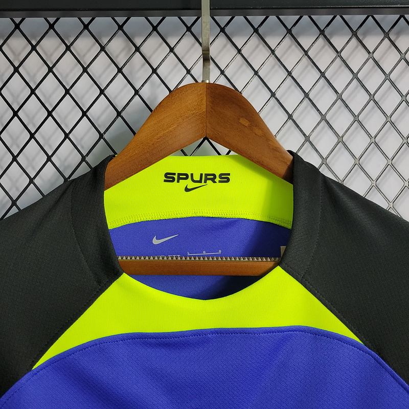 22-23 Tottenham heat piercing away