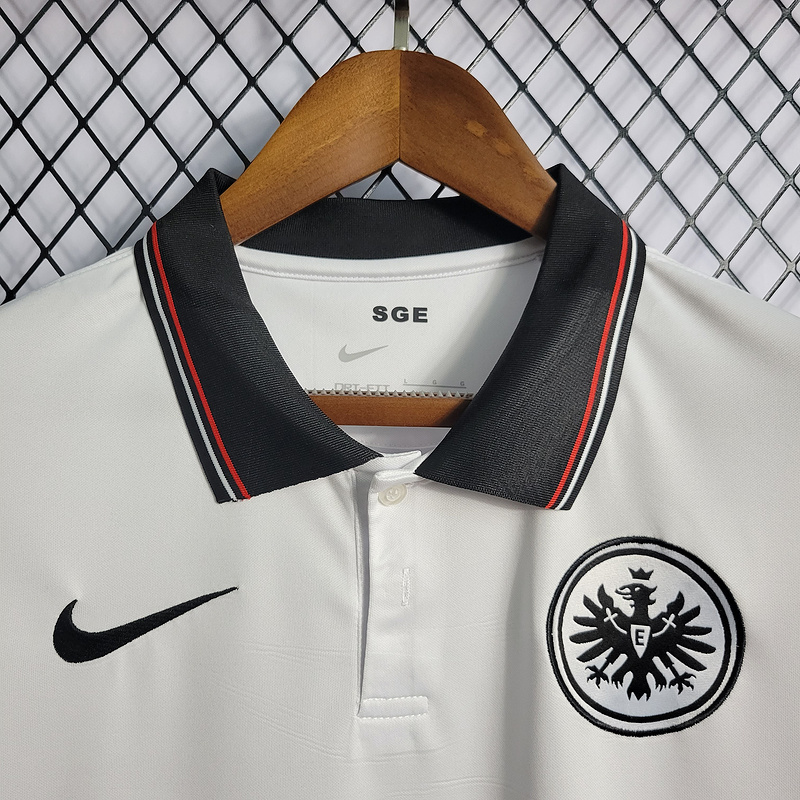 21-22 Frankfurt White away