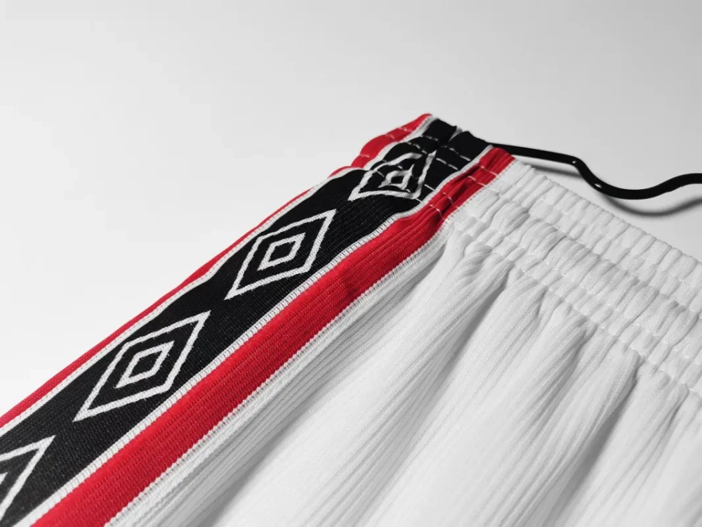 Retro 1998 shorts Manchester United home