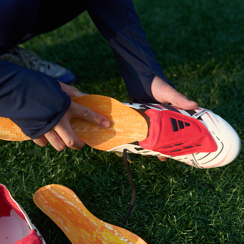 OUPOWER 4C Carbon Plate Soccer Insoles, Anti-Torsion Support, Anti-Slip Football Boots Insole