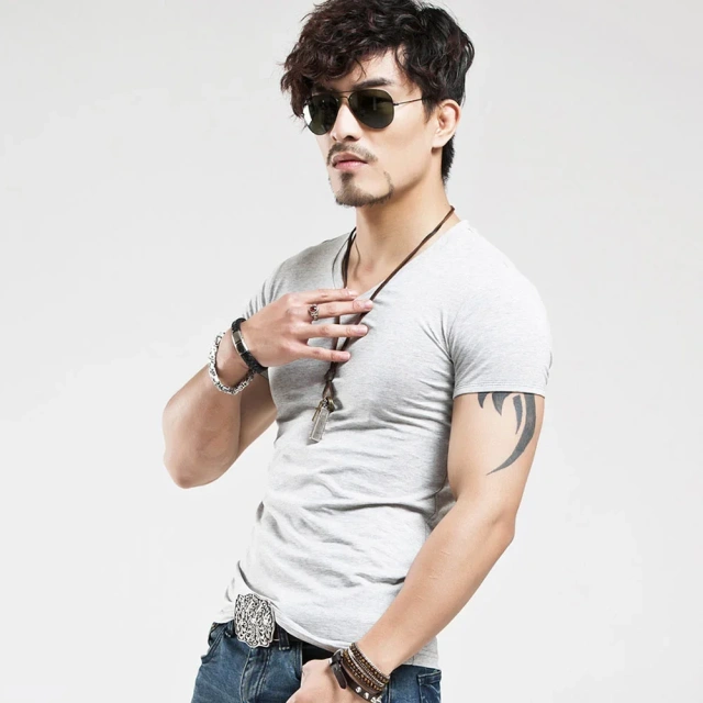 2026 MRMT Brand Clothing 10 colors Men T Shirt Fitness T-shirts Mens V neck Man T-shirt For Male Tshirts S-5XL