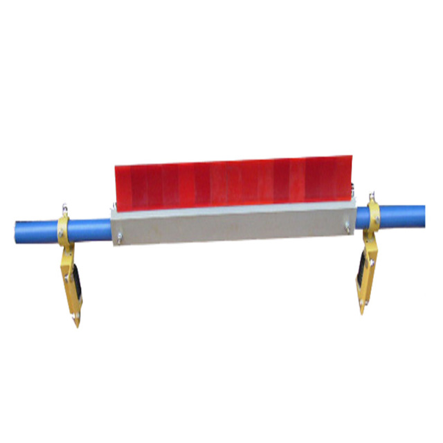 Conveyor belt cleaner