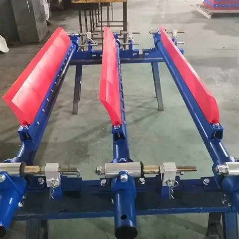 Conveyor belt cleaner
