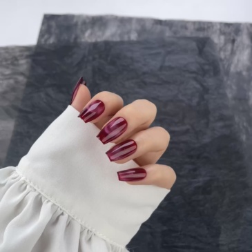 Medium-long oval false nails with deep red gloss,Medium-long oval false nails with deep red gloss 