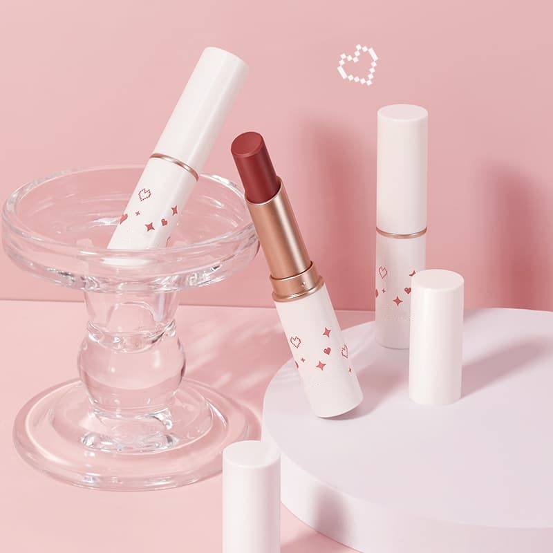 Hydrating Translucent Lipstick, Waterproof Lip Glaze & Matte Lip Gloss OEM Manufacturer & B2B Supplier,Hydrating Translucent Lipstick, Waterproof Lip Glaze & Matte Lip Gloss OEM Manufacturer & B2B Supplier 