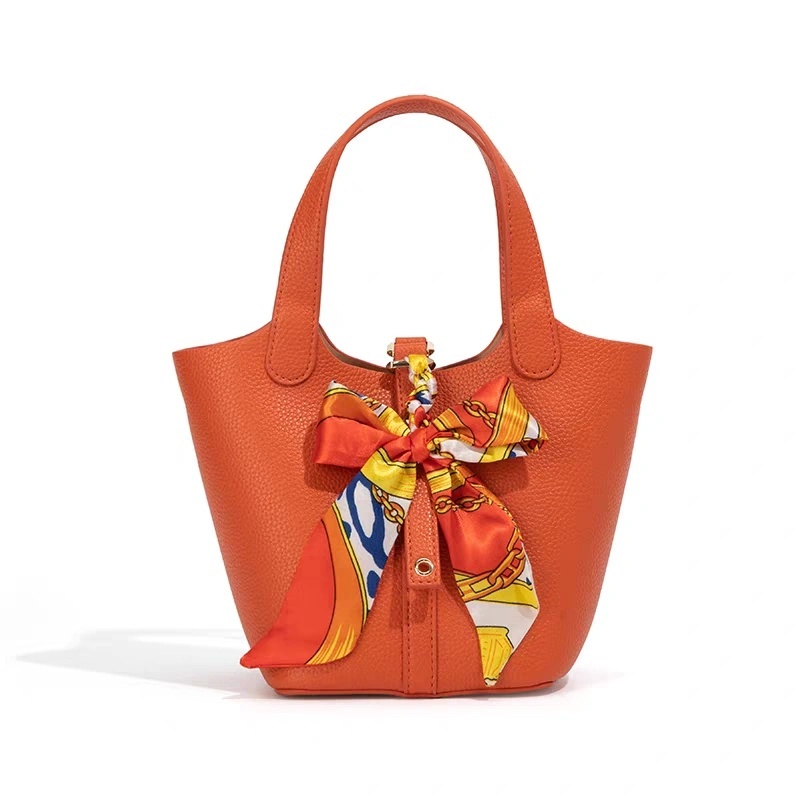 NOISY TEDDY: Luxury Meets Function in This Fashionable Silk Scarf Handbag – Large-Capacity Bucket Design for Every Occasion