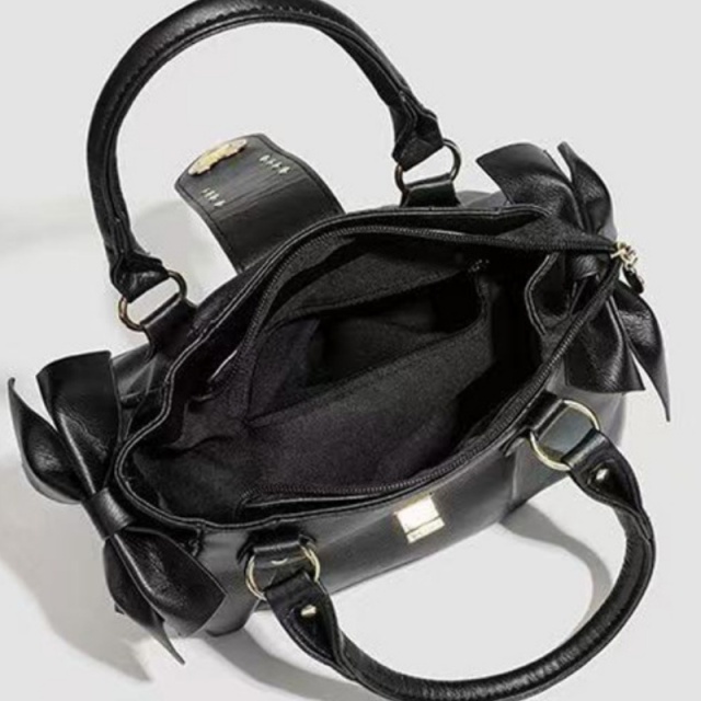 Pleated handbag crossbody bag niche design heart-shaped buckle shoulder bag