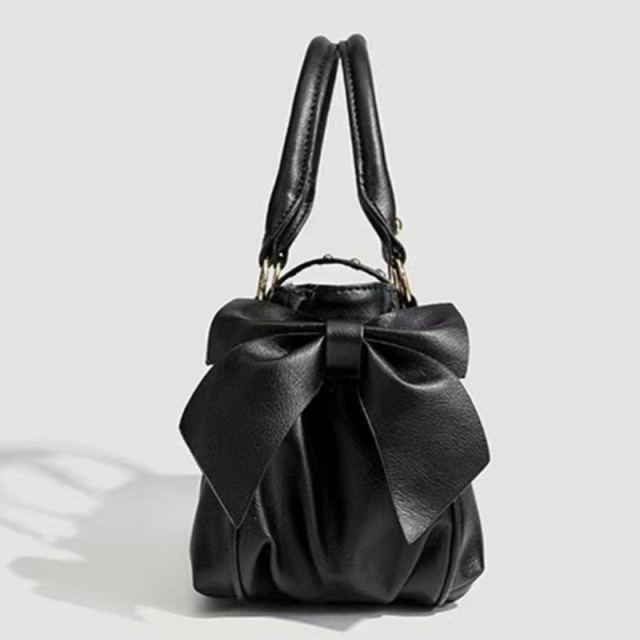 Pleated handbag crossbody bag niche design heart-shaped buckle shoulder bag