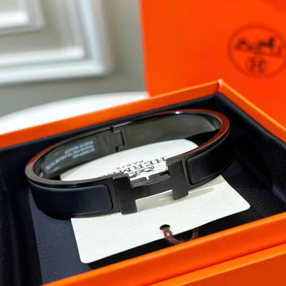 Hermes High-end tri-colour enamel "H" clasp bracelet, a luxury choice
