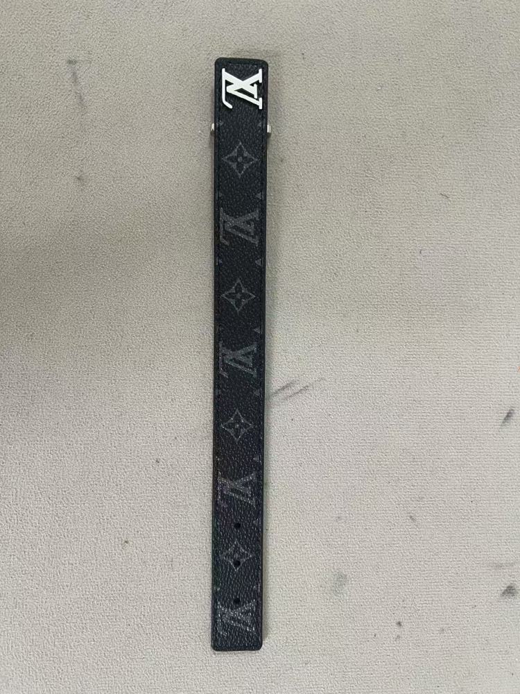 LV classic presbyopia leather bracelet high-end metal logo light luxury wristband