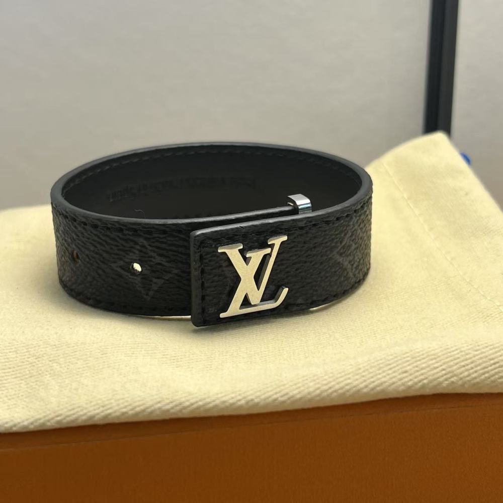 LV classic presbyopia leather bracelet high-end metal logo light luxury wristband