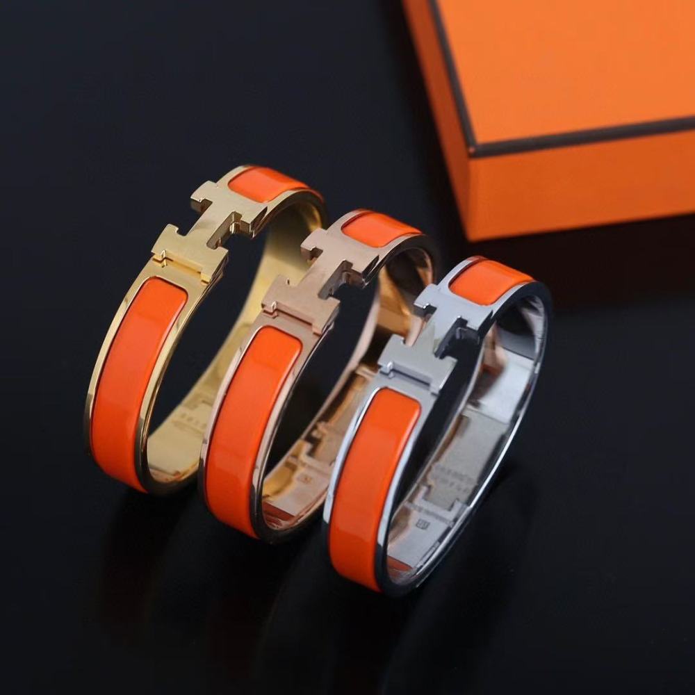 Hermes High-end tri-colour enamel "H" clasp bracelet, a luxury choice