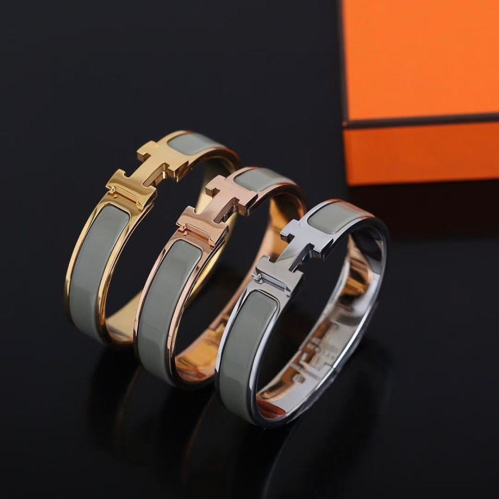 Hermes High-end tri-colour enamel "H" clasp bracelet, a luxury choice