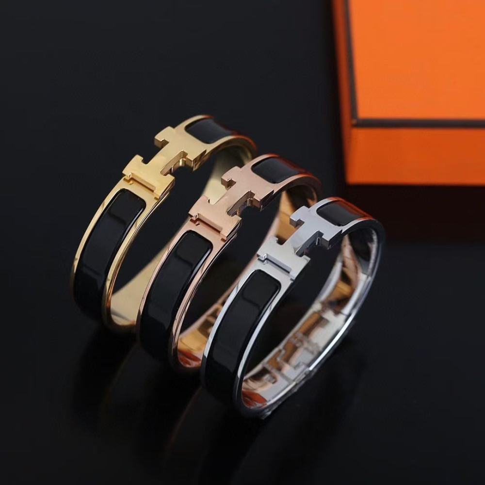 Hermes High-end tri-colour enamel "H" clasp bracelet, a luxury choice