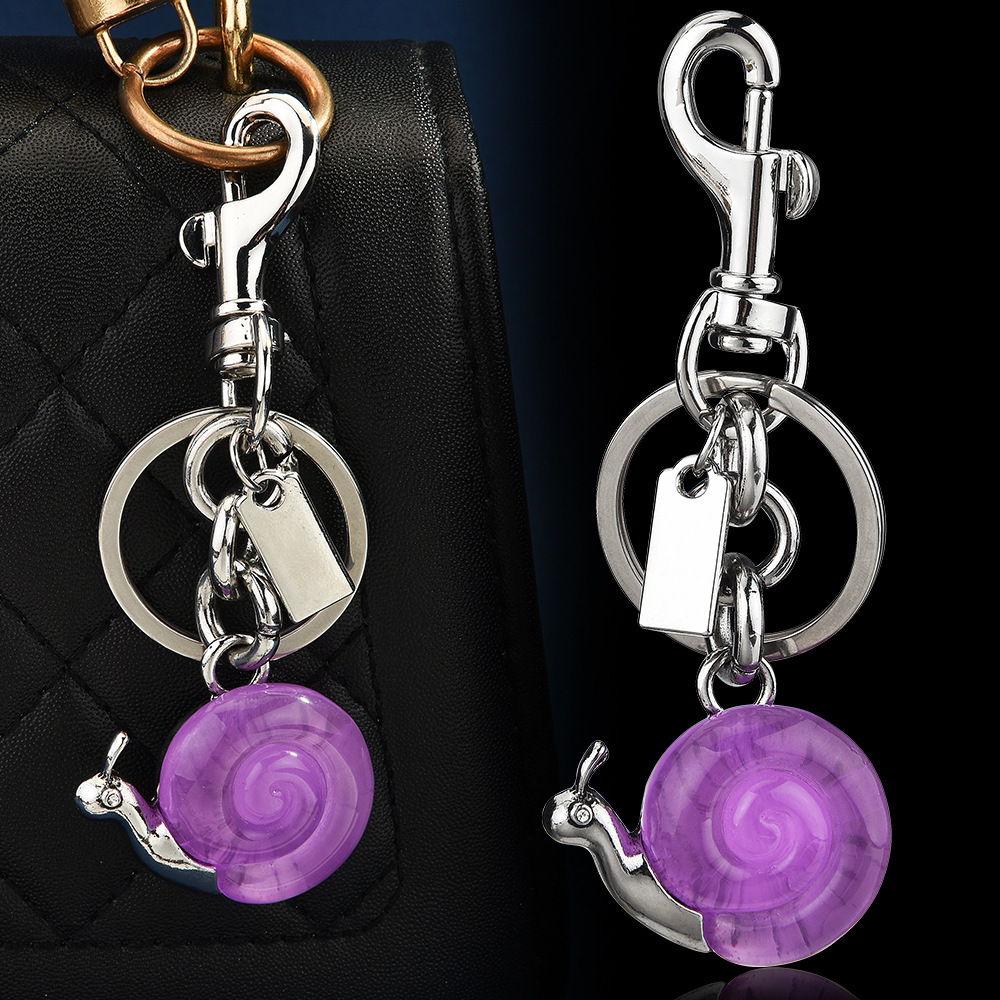 Creative crystal snail keychain, personalized metal pendant, cute bag pendant, small gift