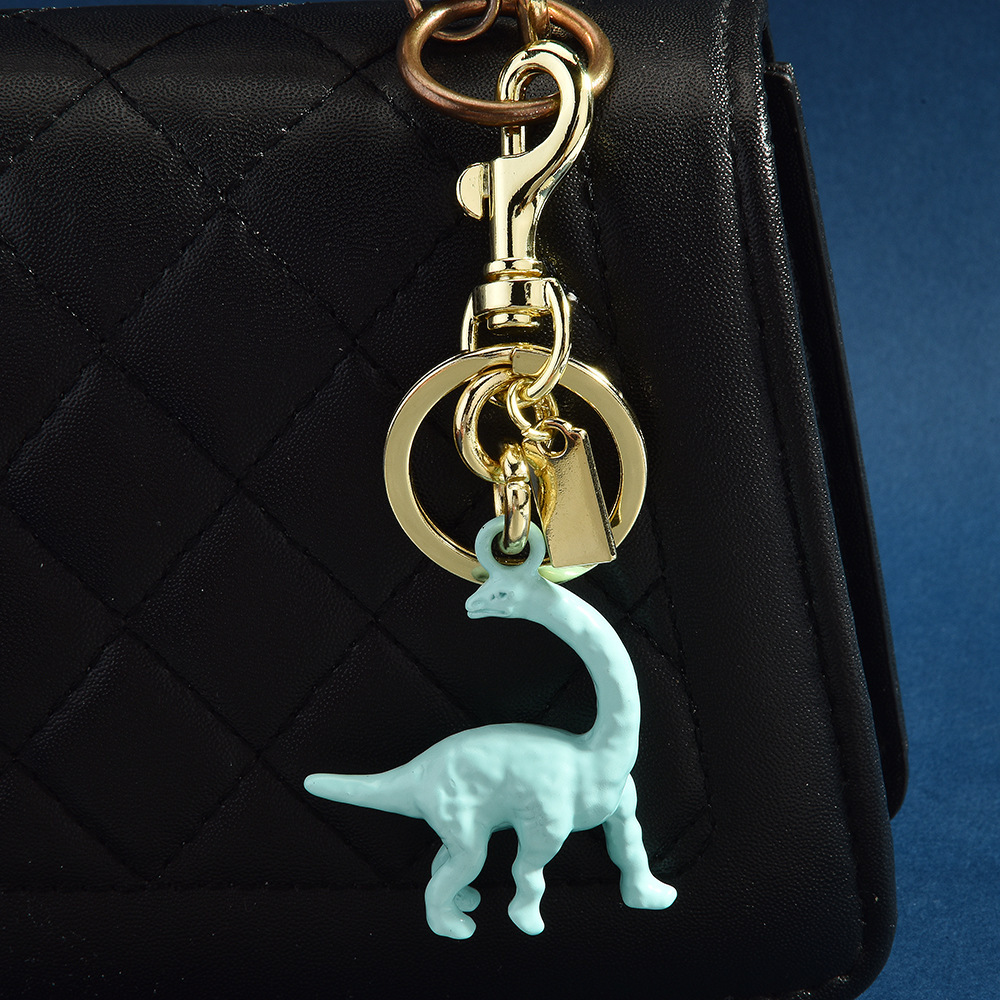 Vintage brass long-necked dragon keychain Creative dinosaur pendant Personalized car keychain small gift