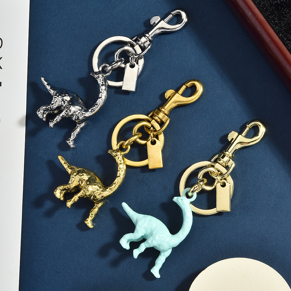 Vintage brass long-necked dragon keychain Creative dinosaur pendant Personalized car keychain small gift