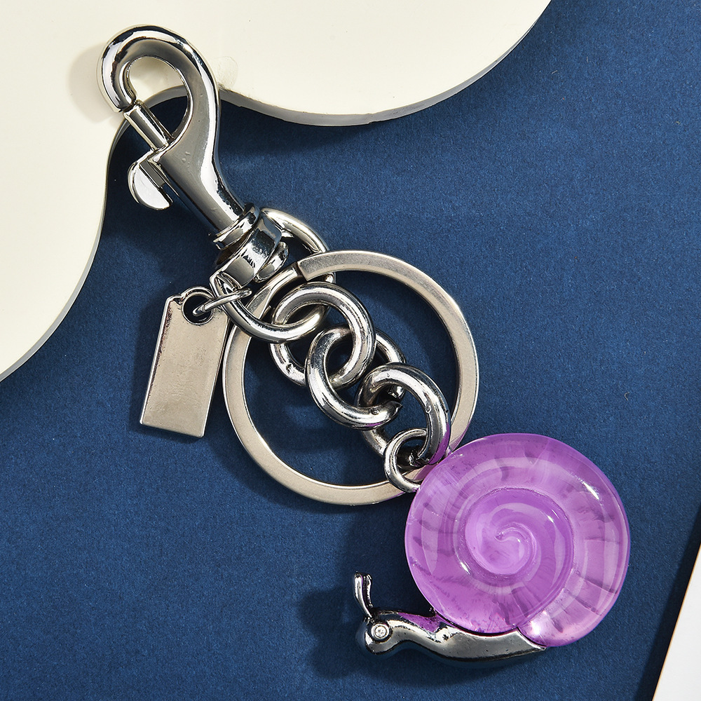 Creative crystal snail keychain, personalized metal pendant, cute bag pendant, small gift