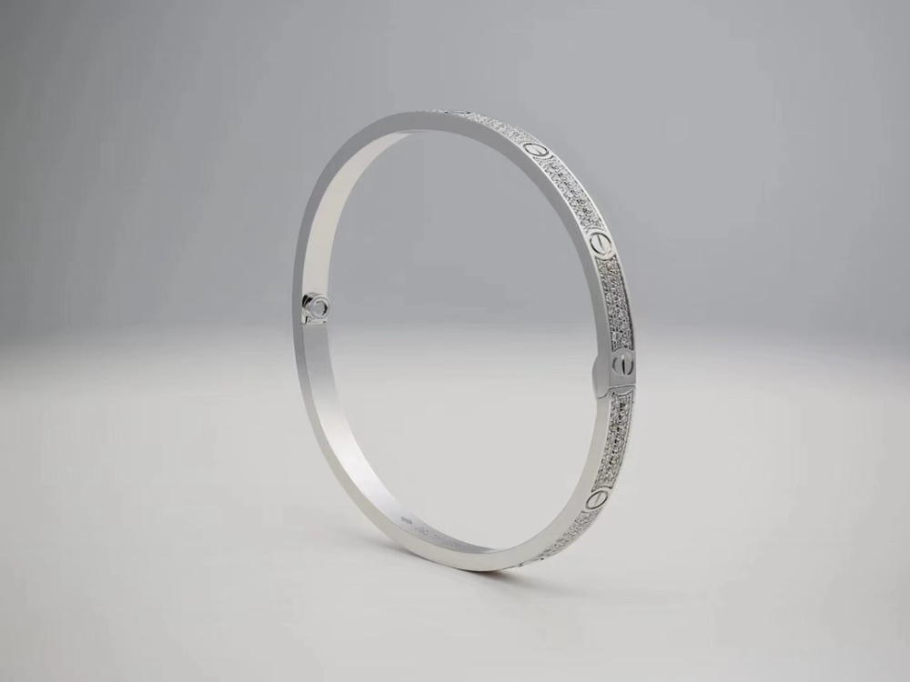 Cartier LOVE bracelet: the eternity of love, the epitome of luxury