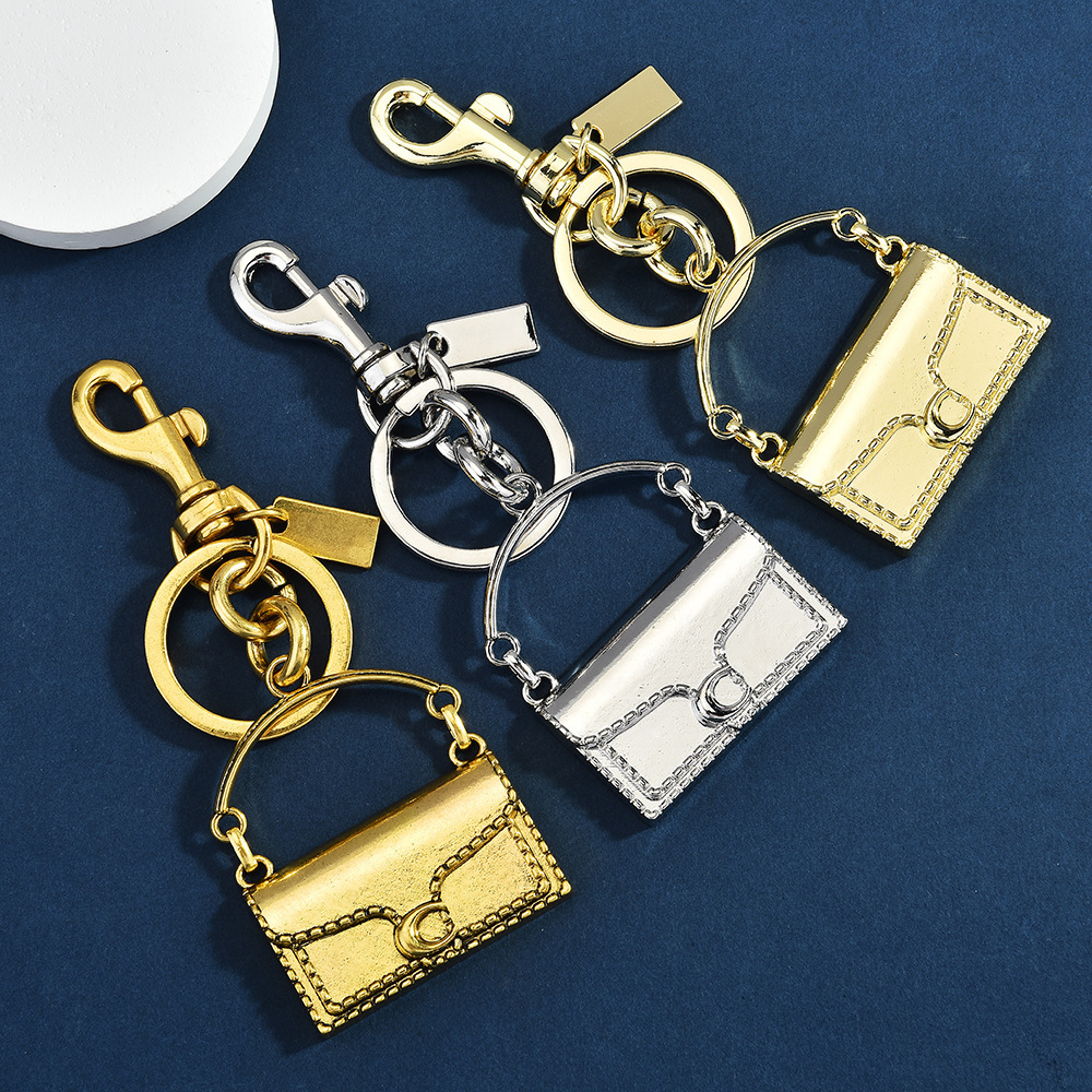 Mini bag shaped keychain | Hang the "delicate little style" on your body