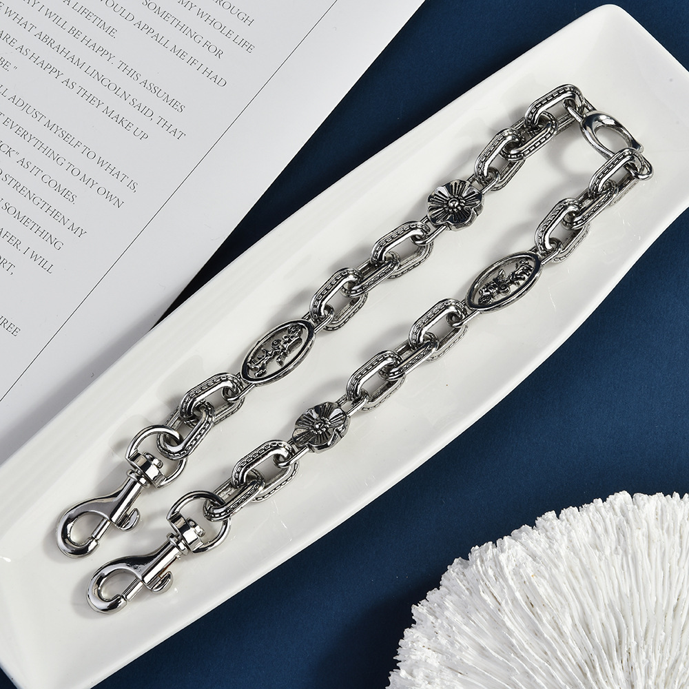 Sweet cool bag chain | Wear a "cute necklace" on your bag