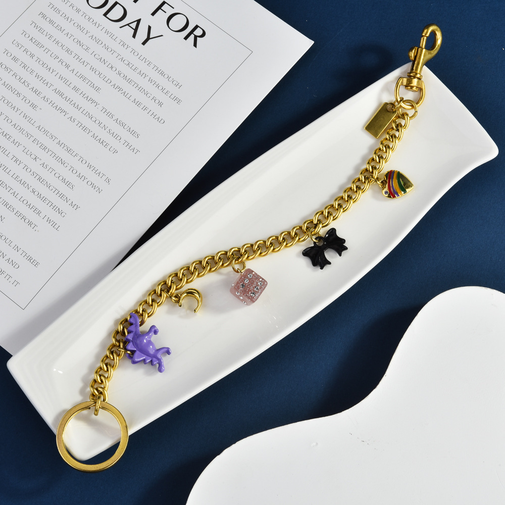 Sweet cool bag chain | Wear a "cute necklace" on your bag