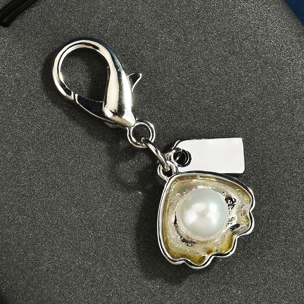 Creative mix-and-match small pendants | Put the "Little World of Personality" on the key