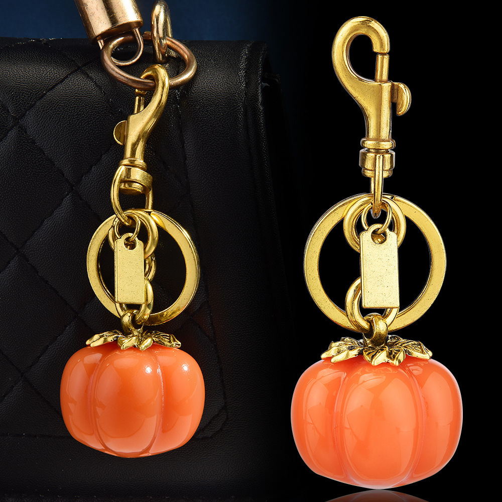 Cute Pumpkin Keychain | Hang the "Little Autumn Beauty" on the bag