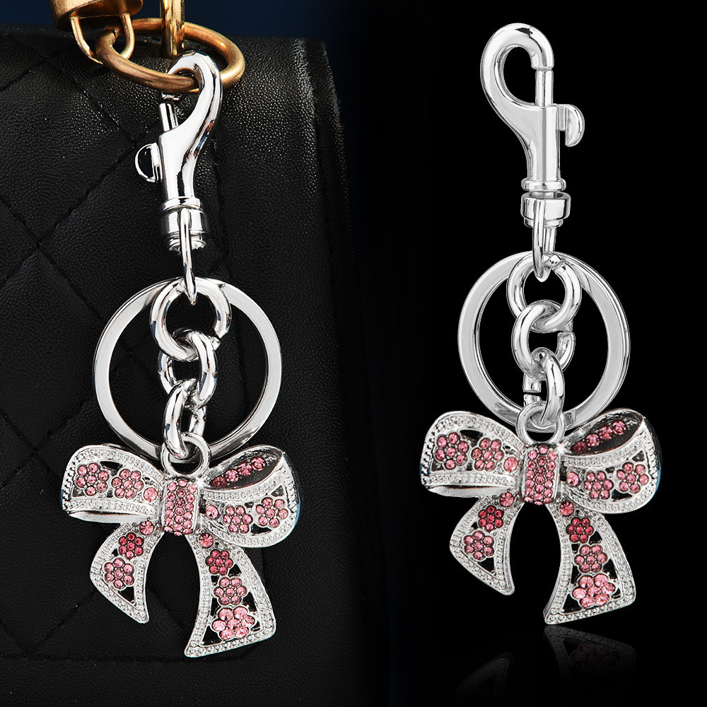 Diamond-encrusted bow keychain | Wrap the "sweet little elegant" hanging bag