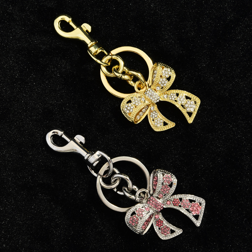 Diamond-encrusted bow keychain | Wrap the "sweet little elegant" hanging bag