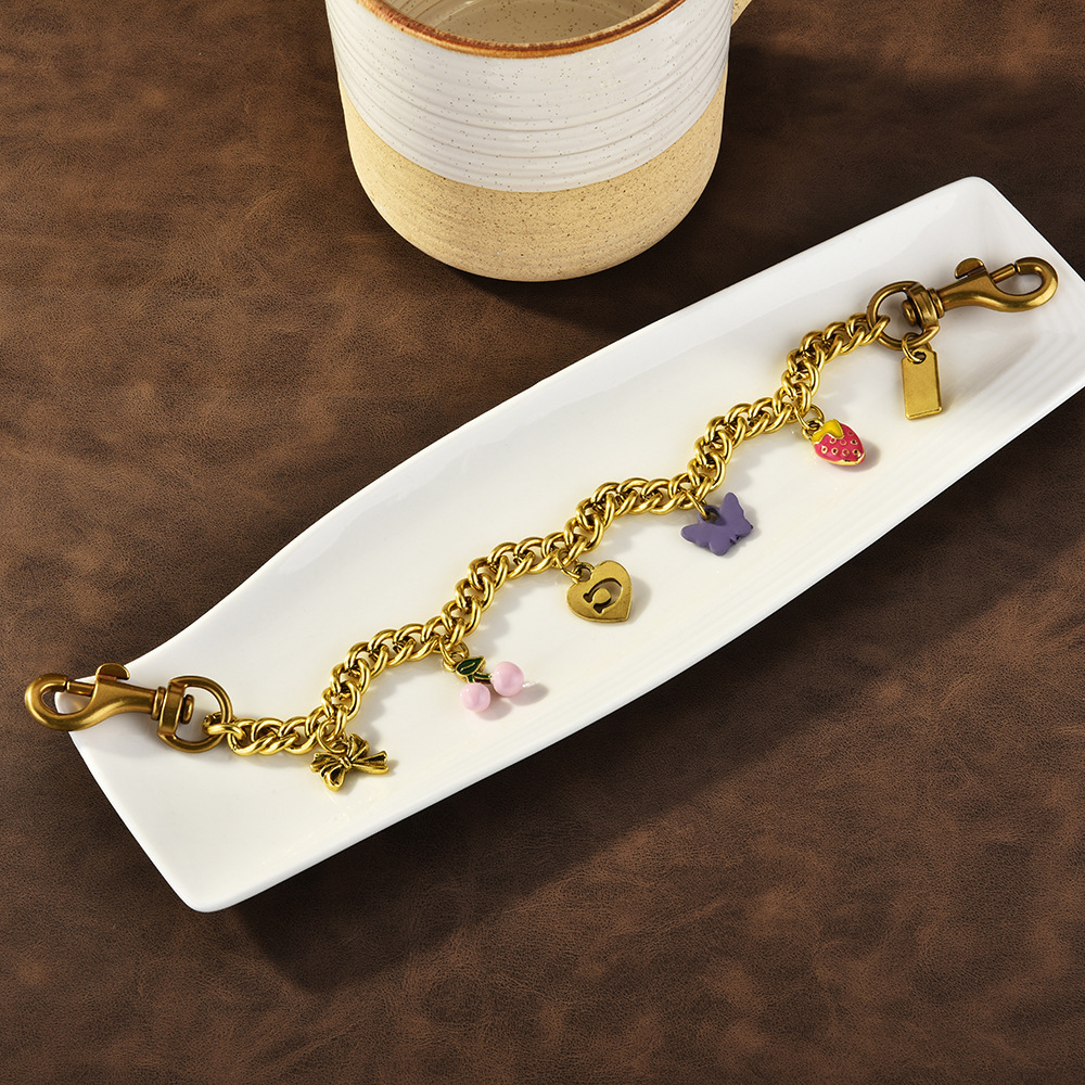 Sweet cool bag chain | Wear a "cute necklace" on your bag