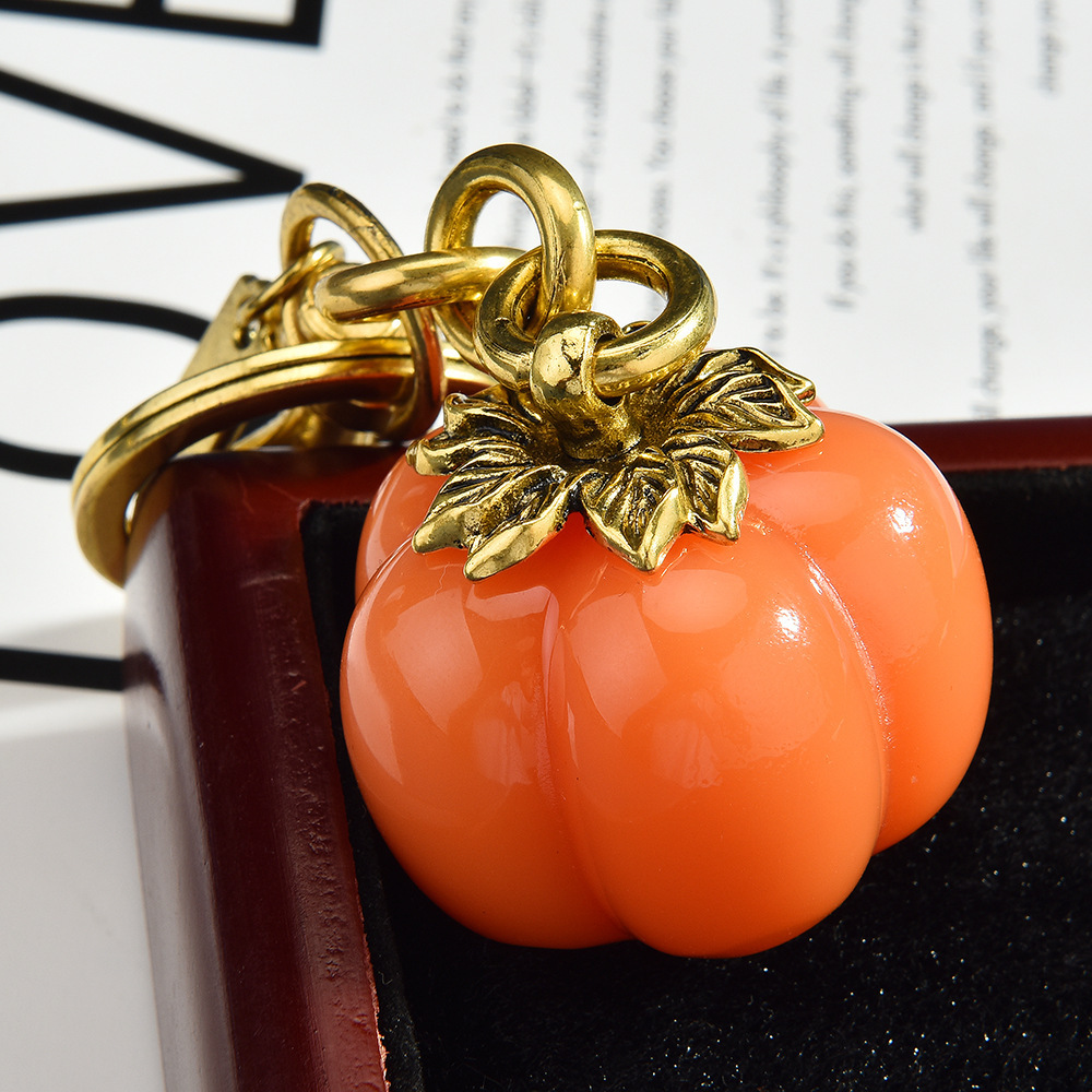 Cute Pumpkin Keychain | Hang the "Little Autumn Beauty" on the bag