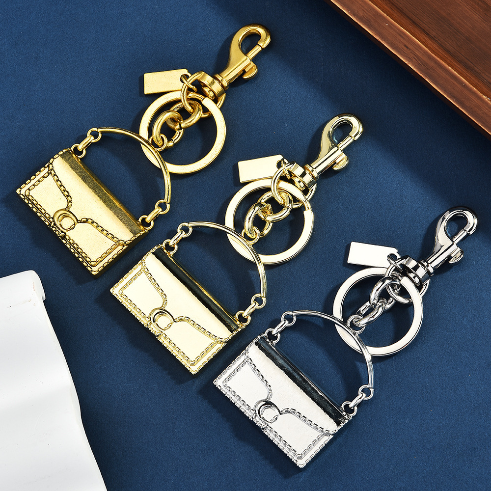 Mini bag shaped keychain | Hang the "delicate little style" on your body