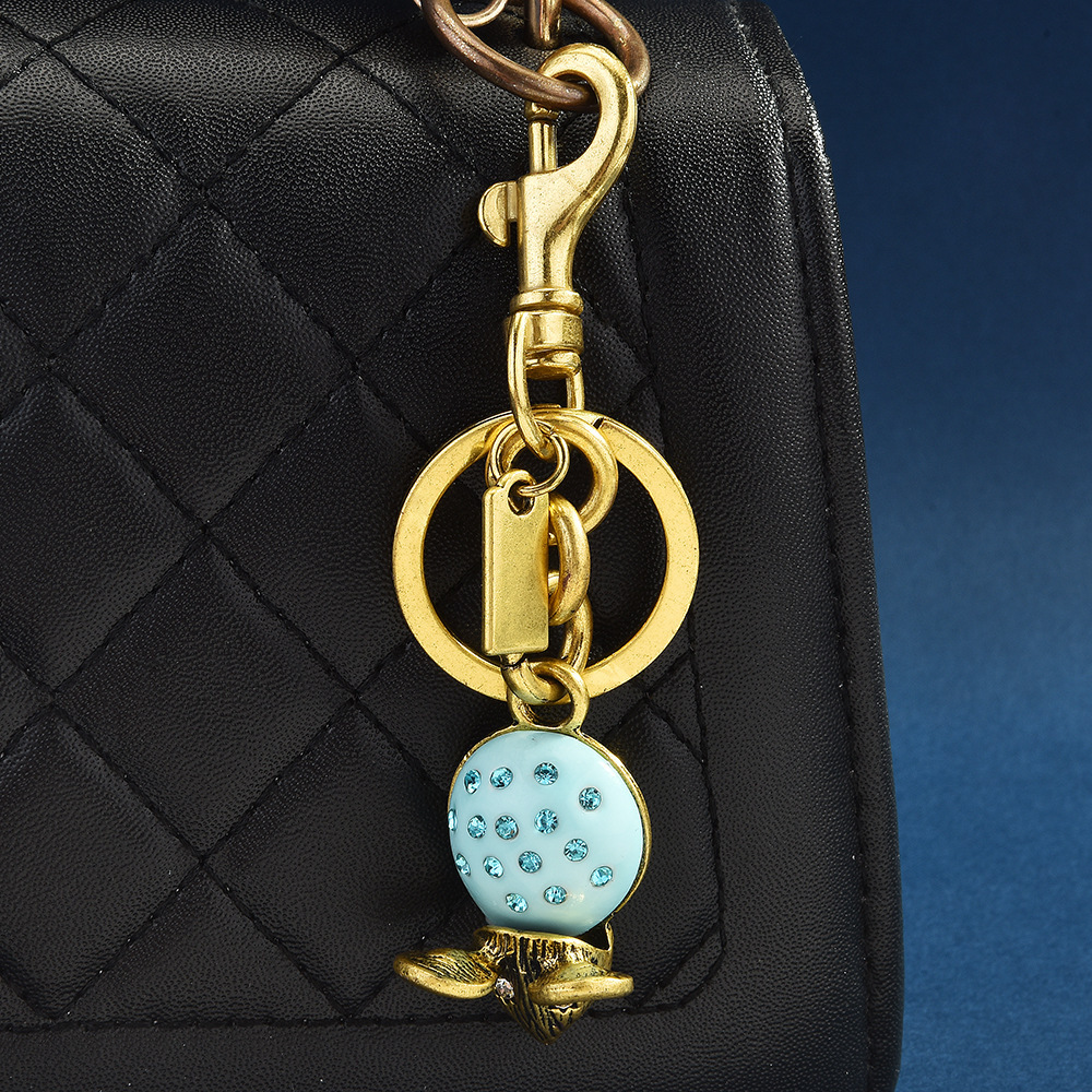 Diamond-encrusted strawberry keychain | Size "Sweet Bomb" charm