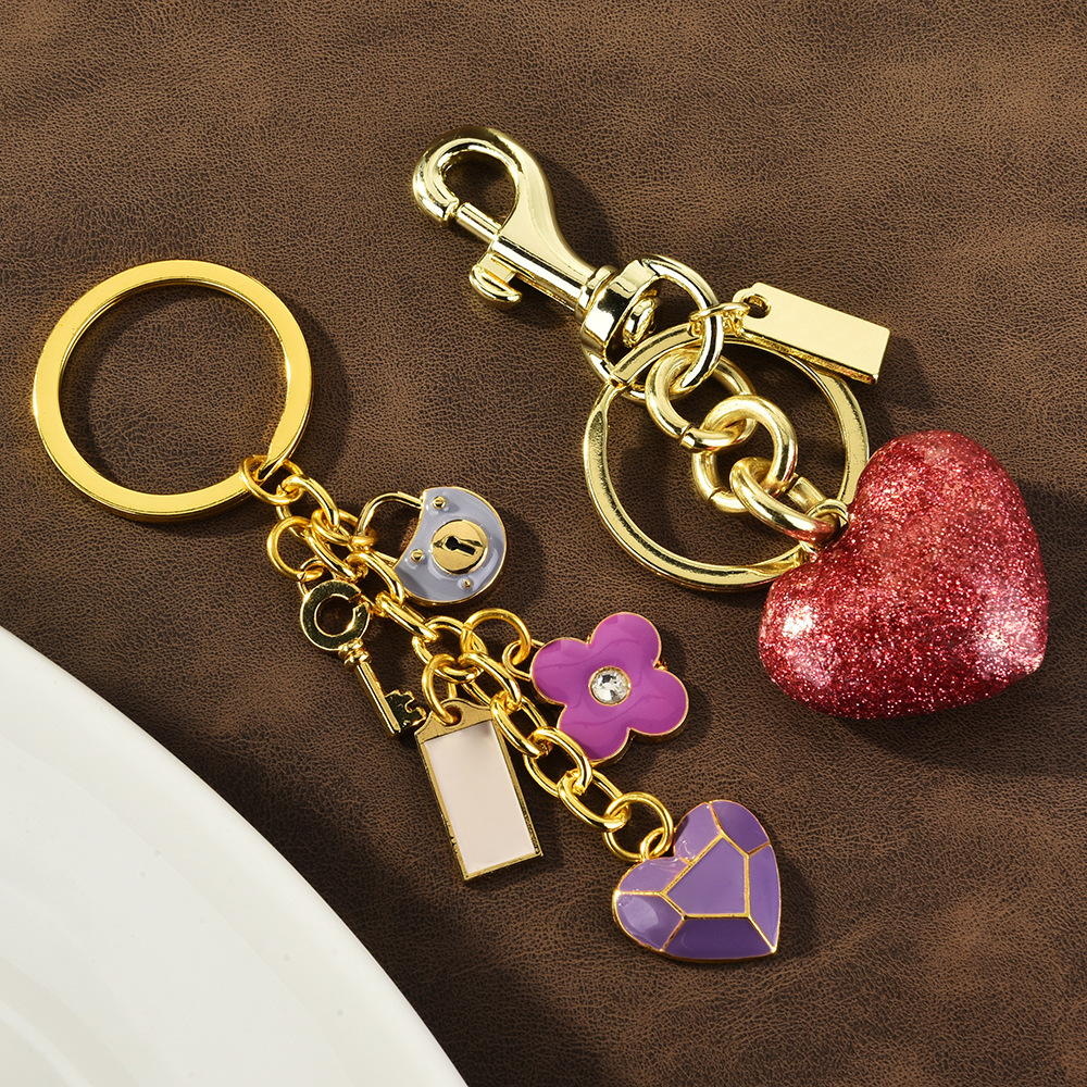 Glitter Diamond Love Keychain | Hang the "sweet little happiness" on the bag