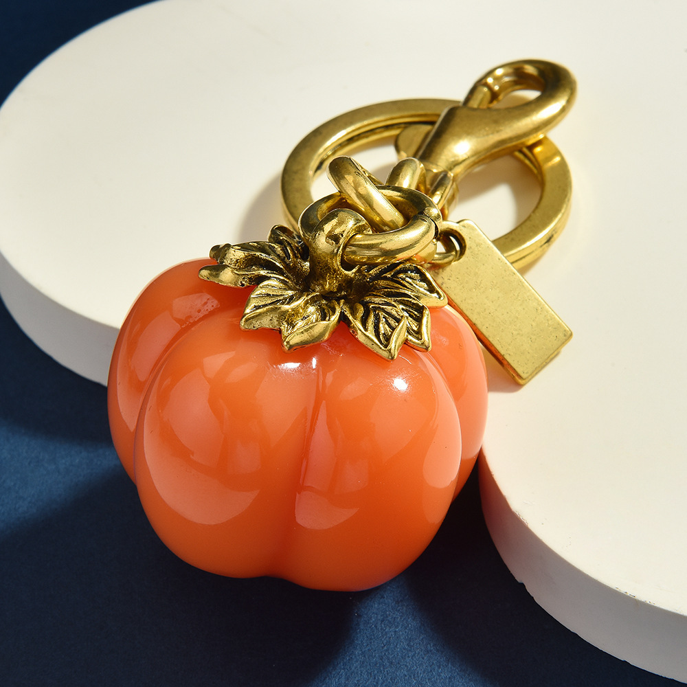 Cute Pumpkin Keychain | Hang the "Little Autumn Beauty" on the bag