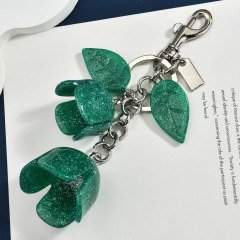 Super sweet glitter flower keychain is here 🌸 Pink glitter petals metal chain buckle