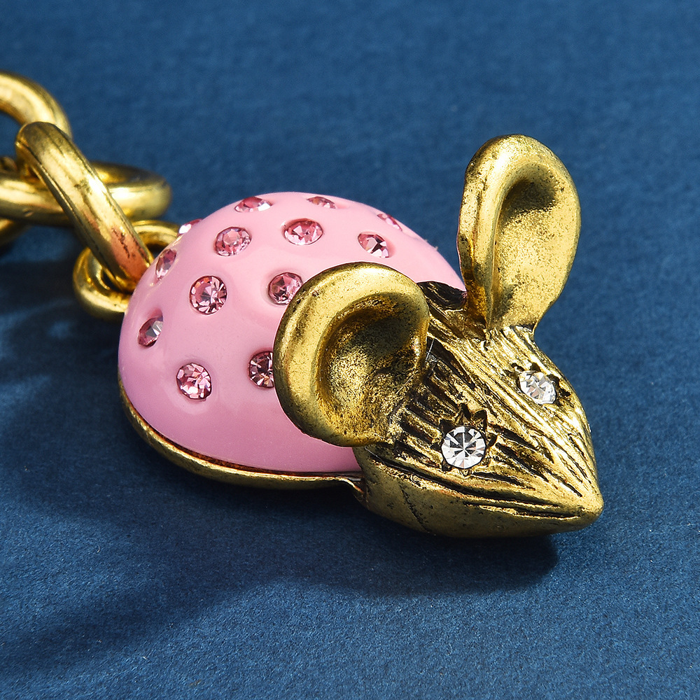 Diamond-encrusted strawberry keychain | Size "Sweet Bomb" charm