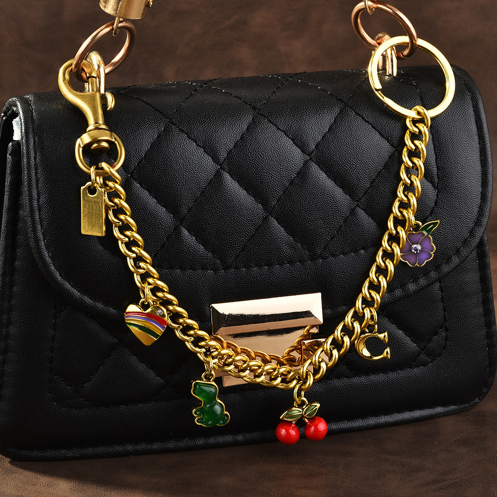 Sweet cool bag chain | Wear a "cute necklace" on your bag