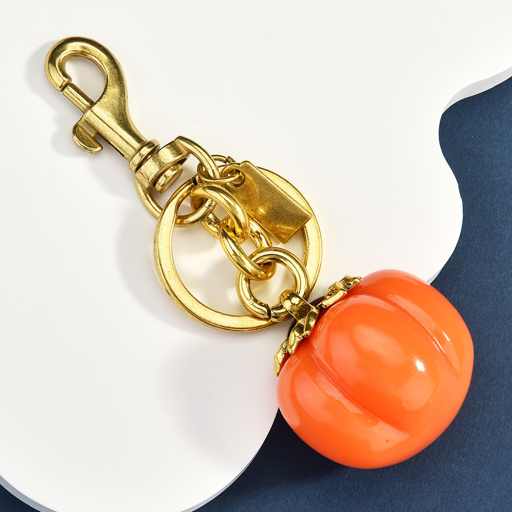 Glitter pumpkin keychain | Hang the "Colorful Little Luck" on your bag
