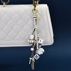 The super stylish beaded keychain is 🔑 here Black