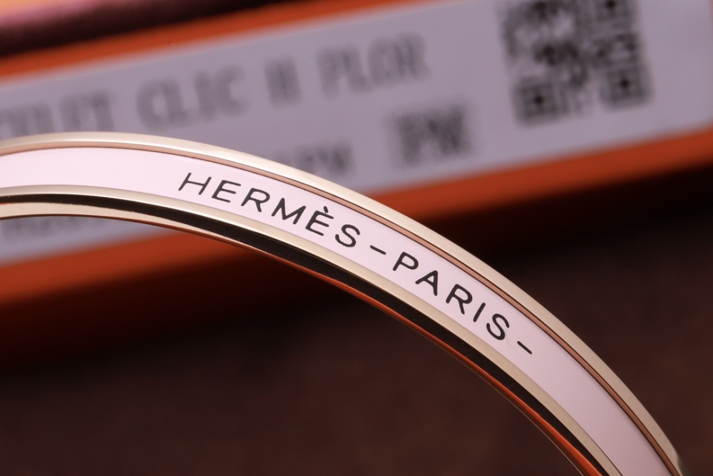 Hermès enamel bracelet classic rose gold pink trim bracelet Stylish and simple accessory