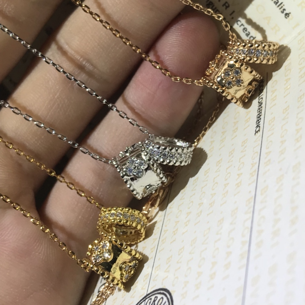 Full diamond square pendant necklace Multicolor metal collarbone chain