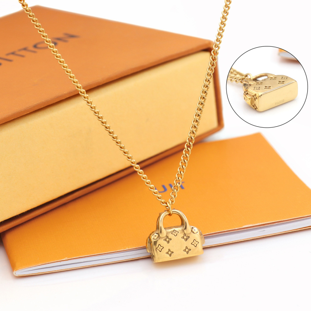 Classic lock bag necklace | Wear "fashion little delicacy" around your neck
